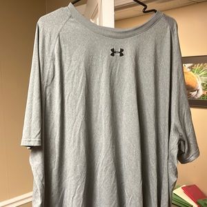 4xl loose grey under armour T shirt